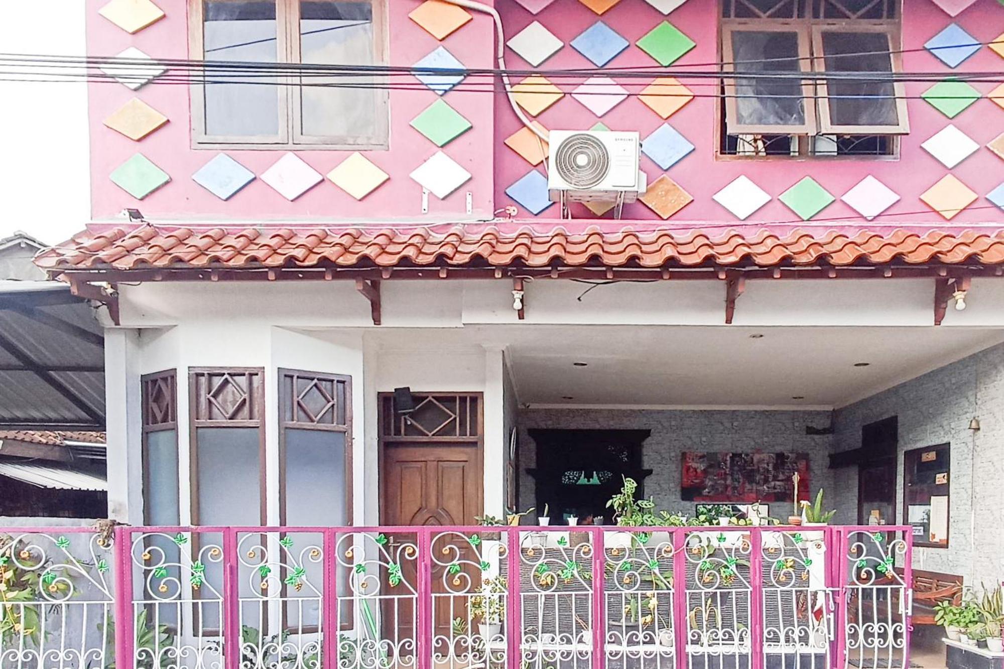 Trihakso Guest House Near Kaliurang Redpartner Sleman  Kültér fotó